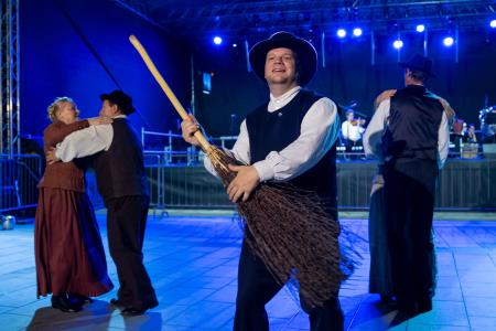 Folklorni večer_Rakek in Burja (40)